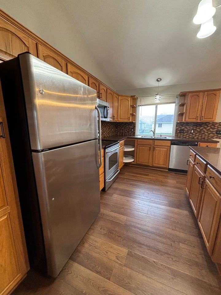 6206 N 149th St - Photo 4 of 16