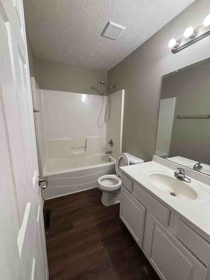 6206 N 149th St - Photo 6 of 16