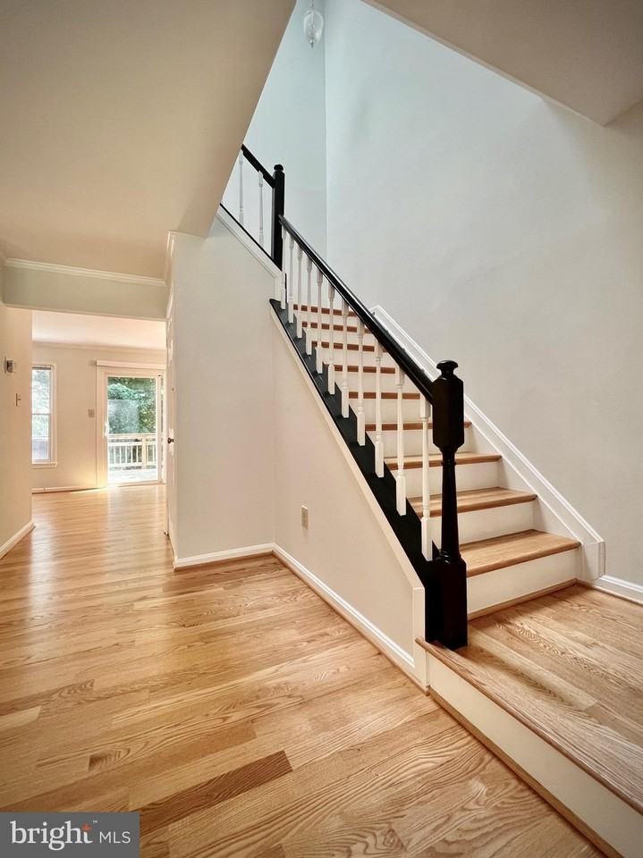 10611 Pine Haven Ter - Photo 6 of 37