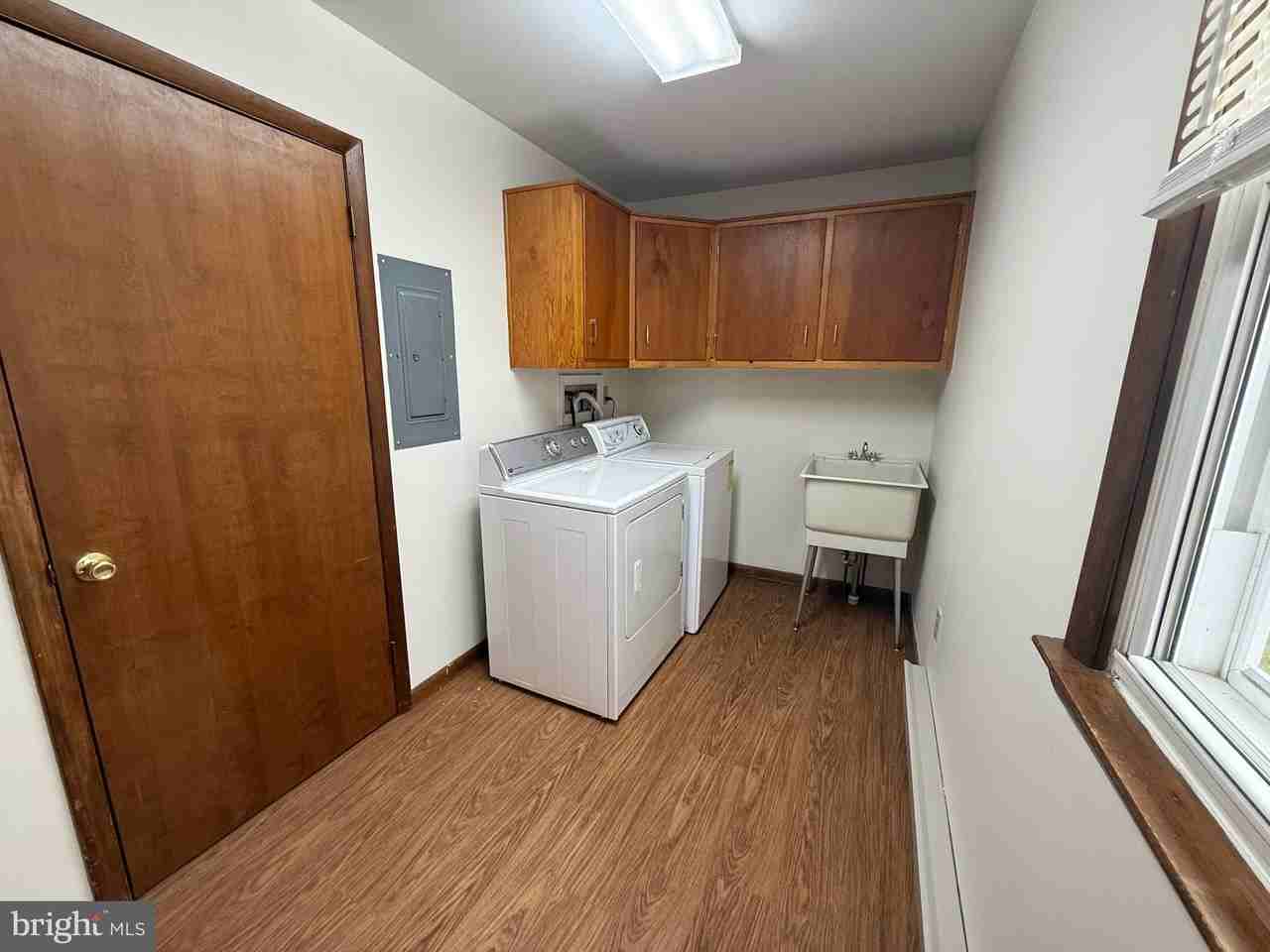 344 N Virginia Ave - Photo 4 of 16