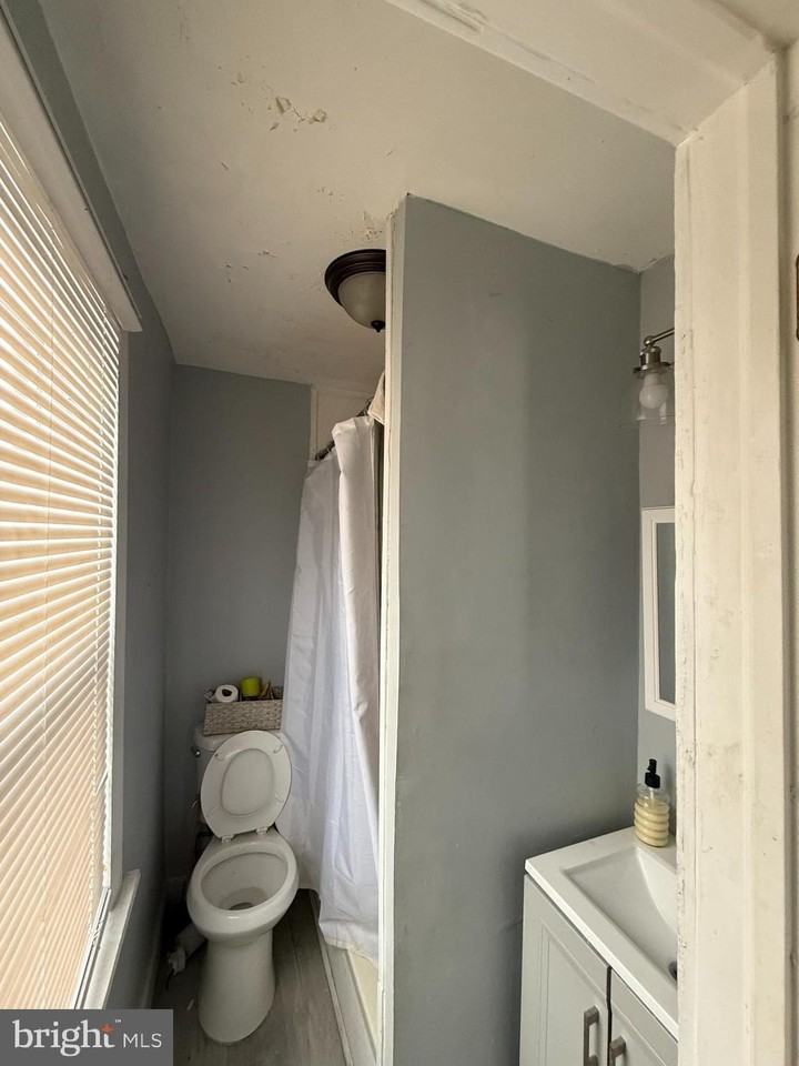 178 North Broadway - Photo 7 of 10