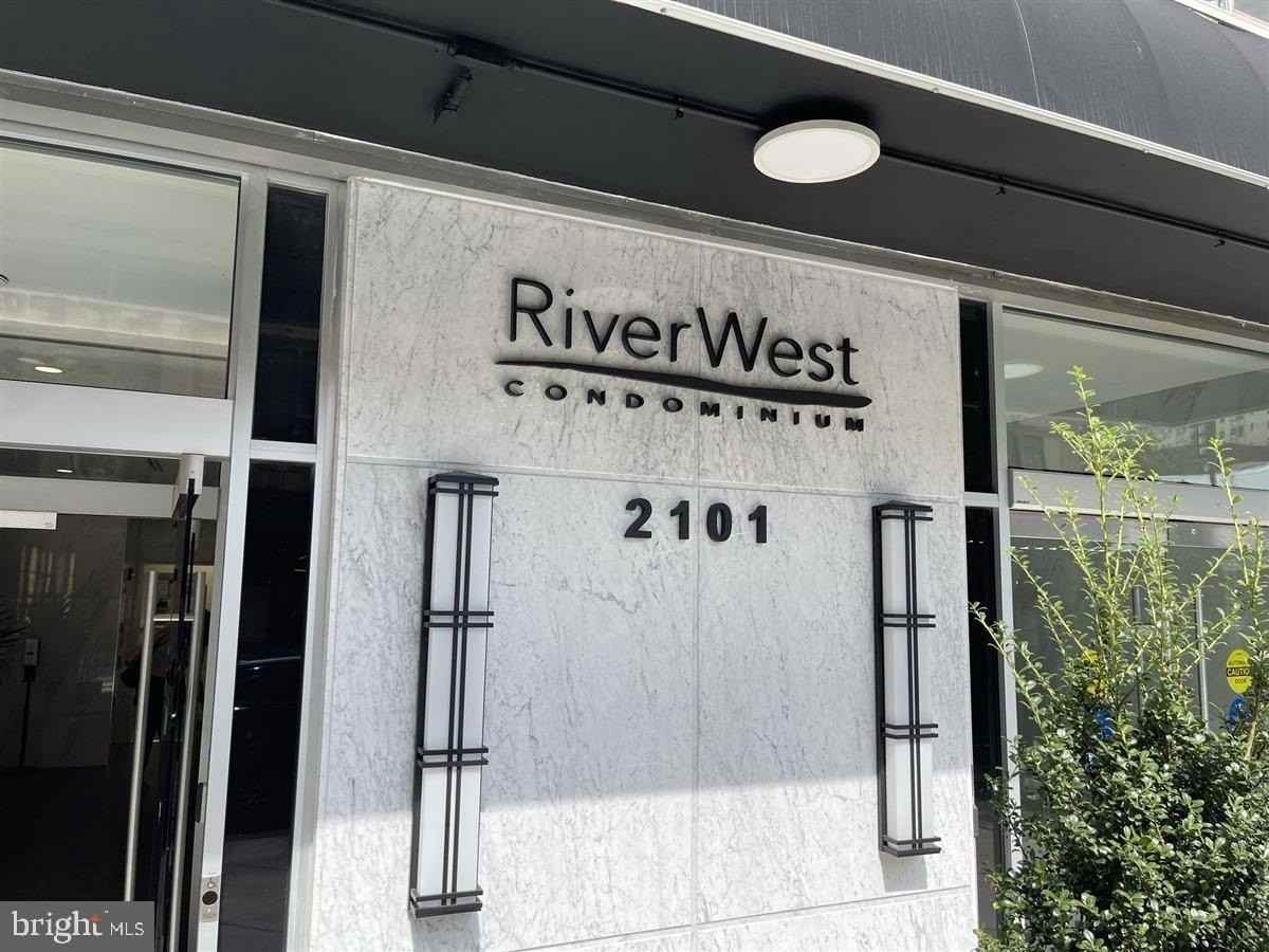 2101 Chestnut Street #402