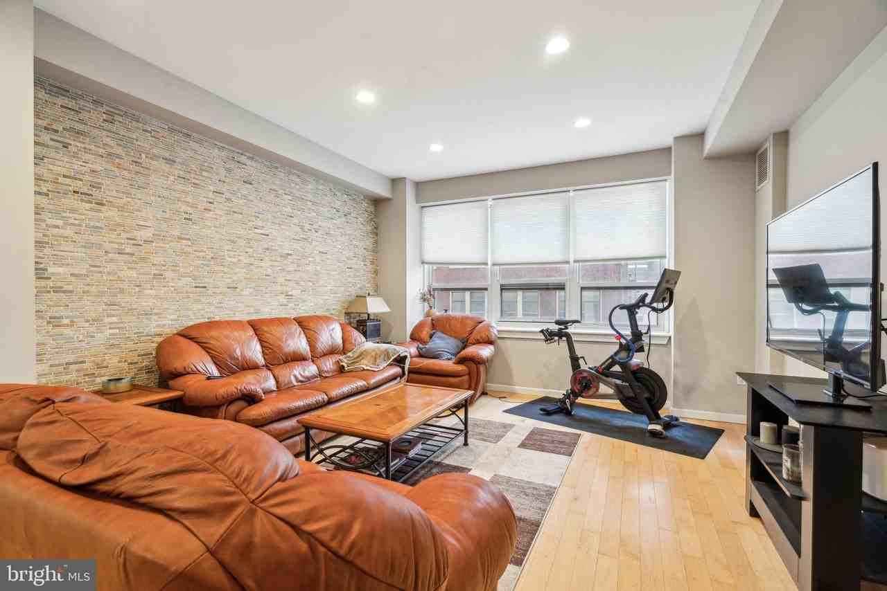 1425 Locust St Unit 5f #5F - Photo 7 of 40