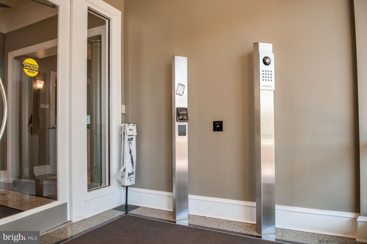 851 North Glebe Road #510 - Photo 4 of 30