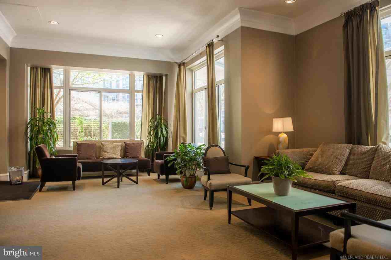 851 North Glebe Road #510 - Photo 6 of 30