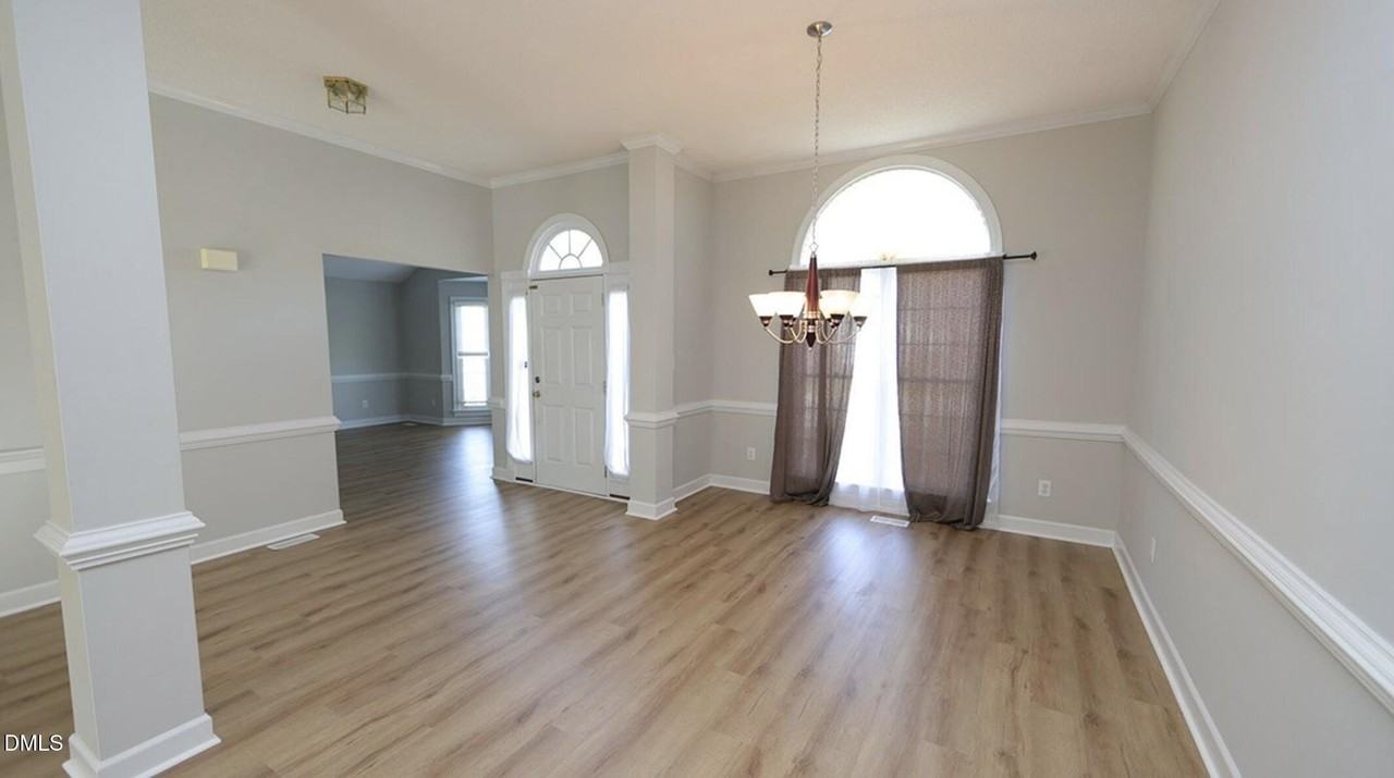 5301 Harrington Grove Dr - Photo 3 of 13