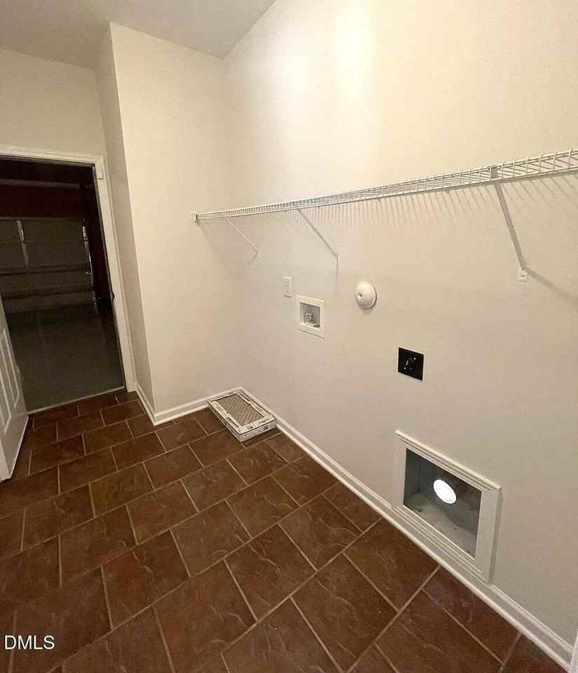 359 Ashdale Drive - Photo 6 of 35