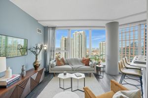 featured image of 300 N Canal St #1-1
