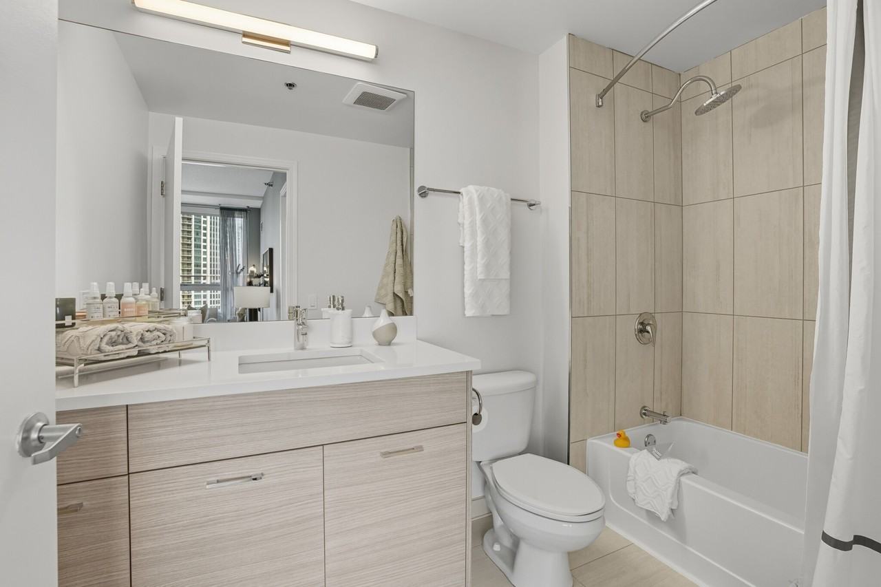 300 N Canal St #1-1 - Photo 5 of 29