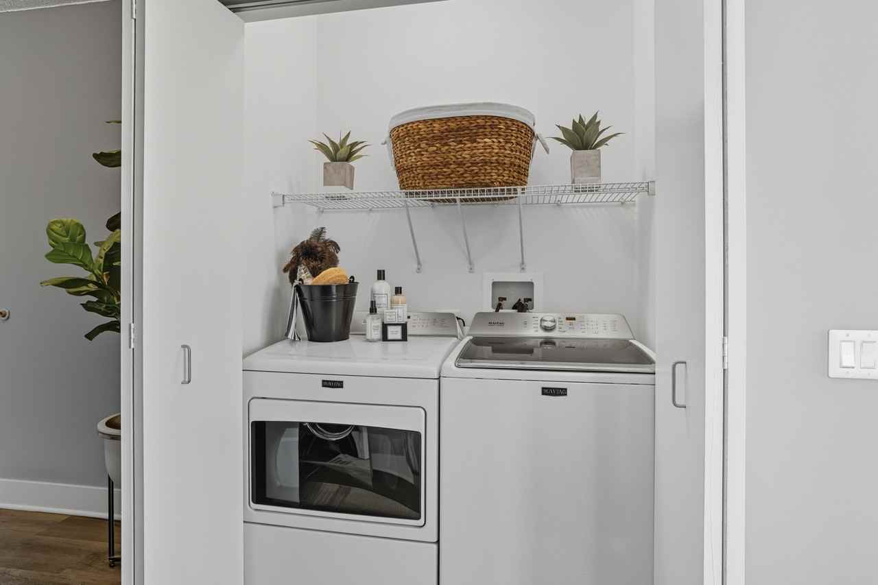 300 N Canal St #1-1 - Photo 6 of 29
