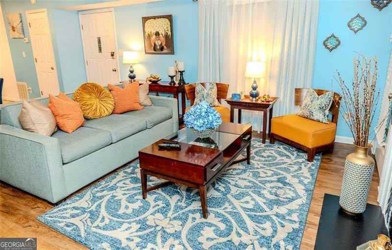 1077 Mansfield Court - Photo 2 of 15