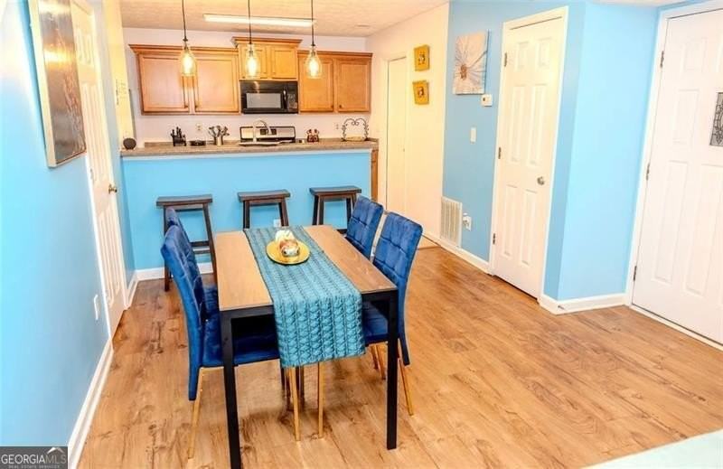 1077 Mansfield Court - Photo 5 of 15