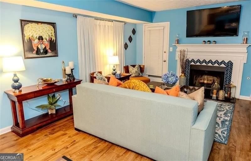 1077 Mansfield Court - Photo 6 of 15