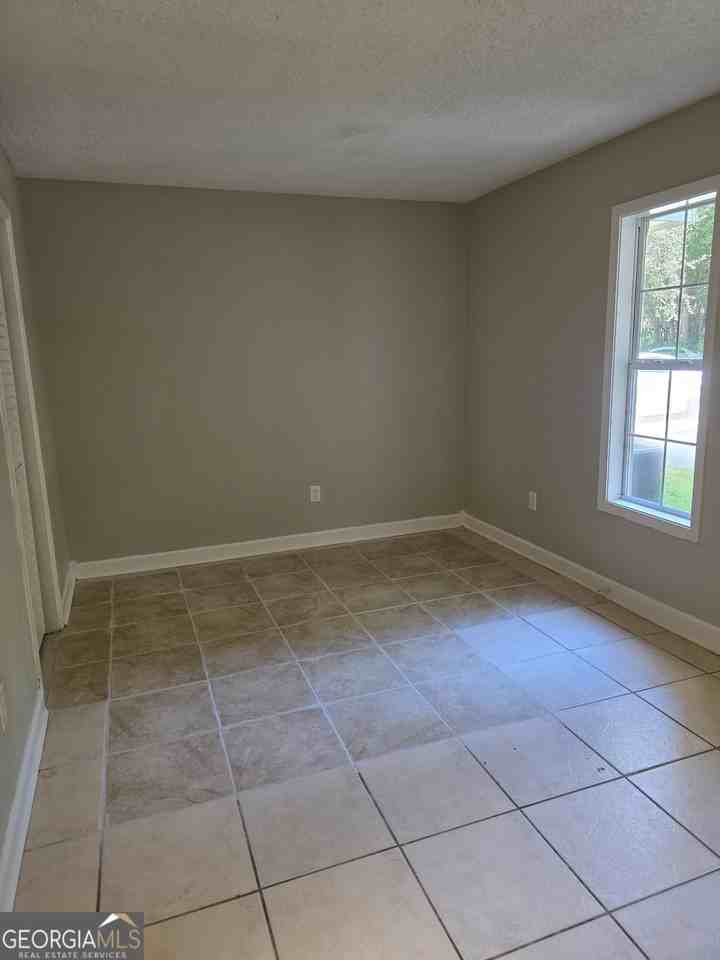 728 Morningside Ln - Photo 2 of 14