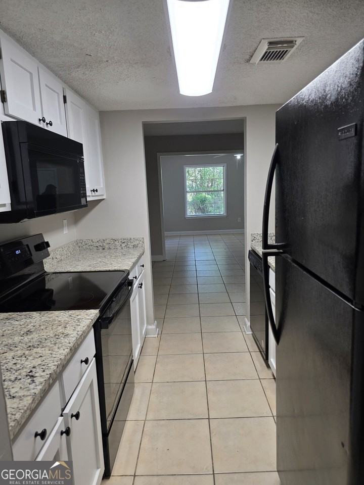 728 Morningside Ln - Photo 3 of 14