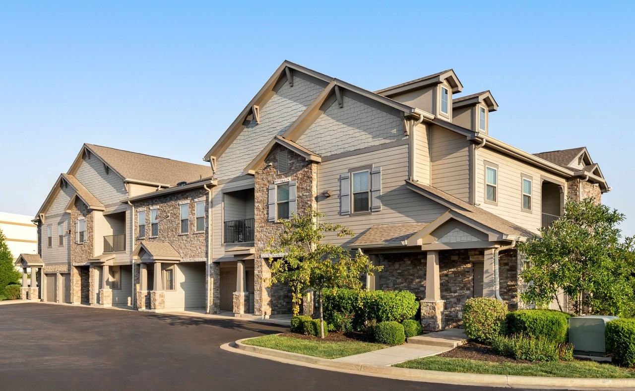 Adara Overland Park - Photo 7 of 29