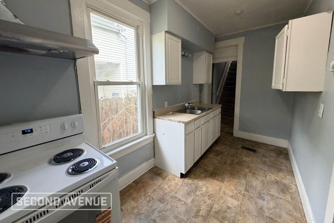 417 Franklin St - Photo 3 of 11