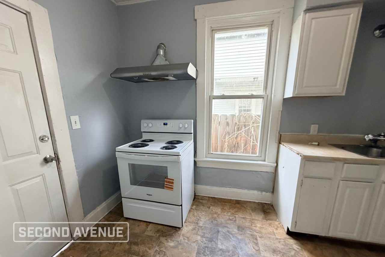 417 Franklin St - Photo 4 of 11