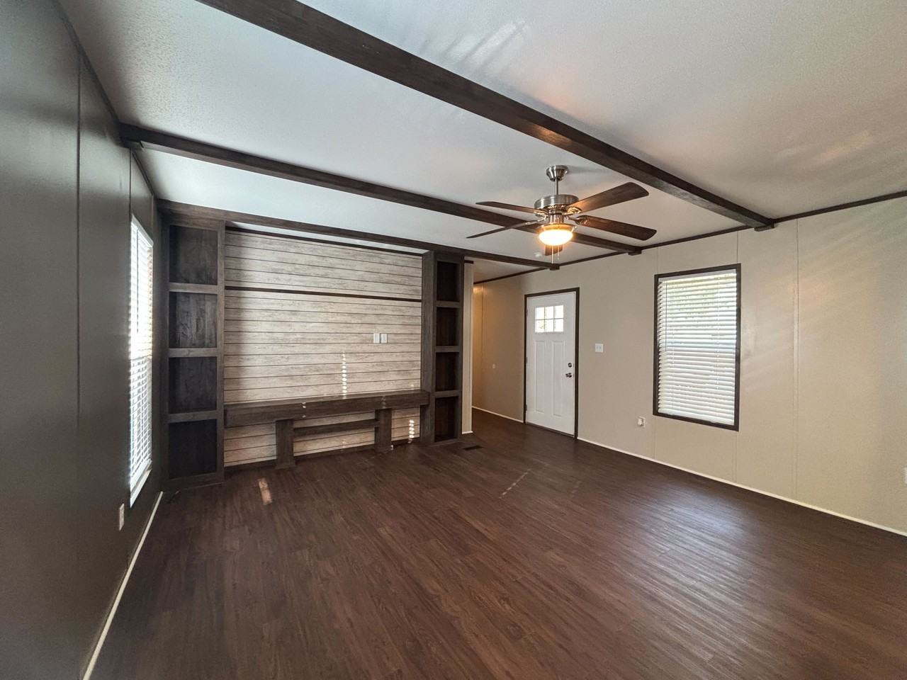 106 East Semands Street - Photo 2 of 25