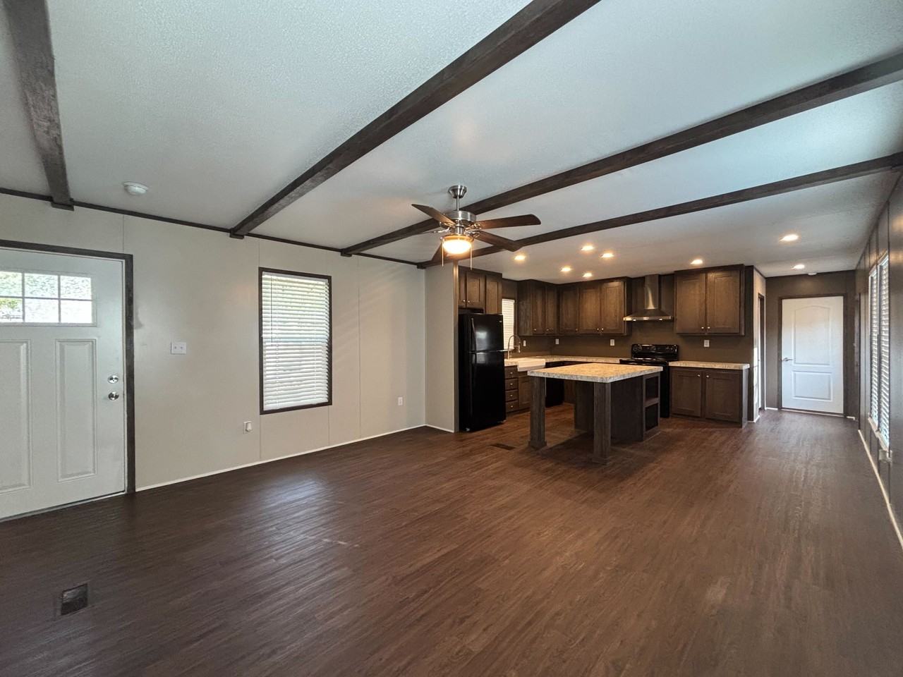 106 East Semands Street - Photo 4 of 25