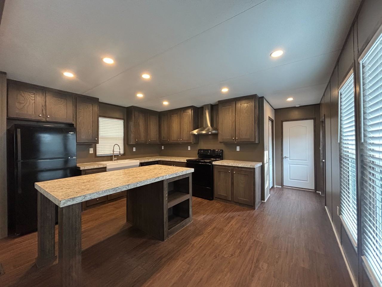 106 East Semands Street - Photo 5 of 25