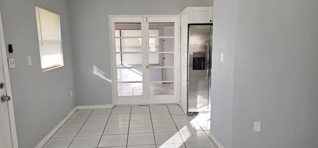 931 Cypress Avenue - Photo 7 of 12