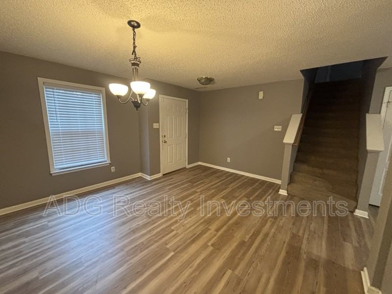 1525 Morning Dove Way - Photo 3 of 10