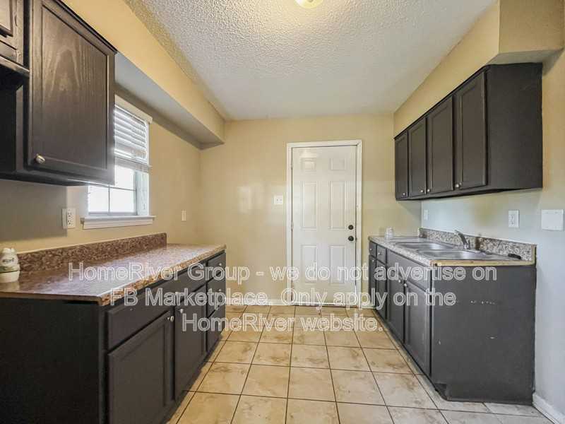 7818 W Navy Cir - Photo 7 of 19