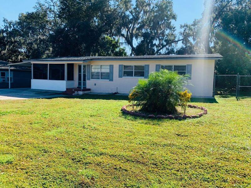 811 Lafayette Lane - Photo 2 of 14