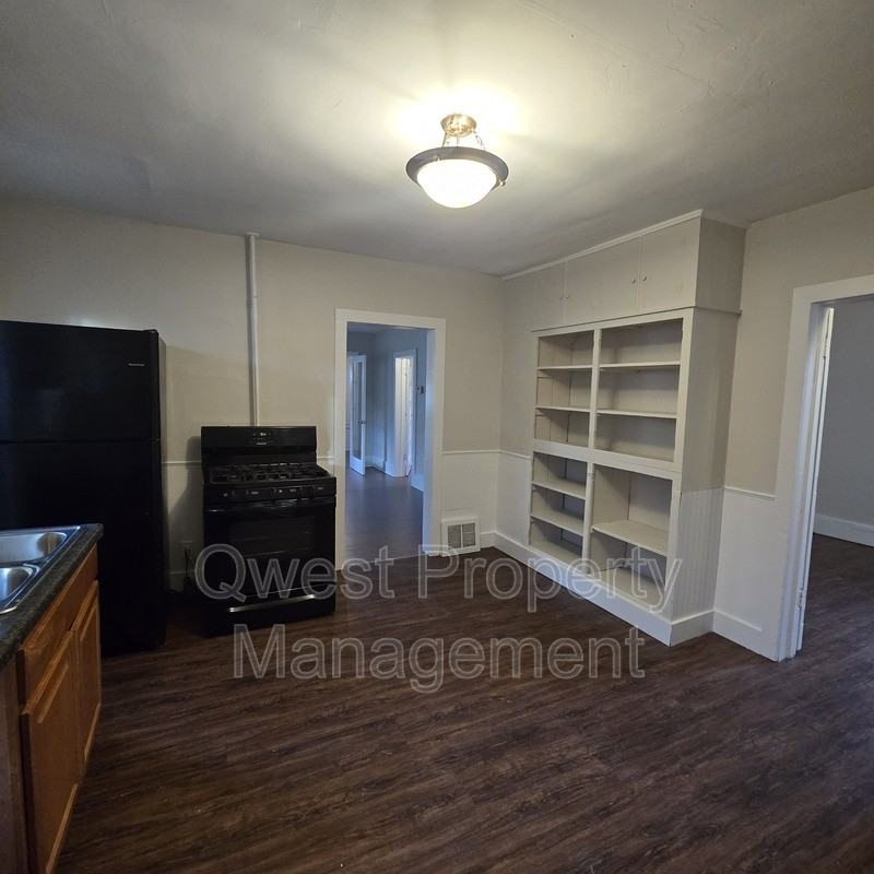 1580 8th St #1 - Photo 2 of 8