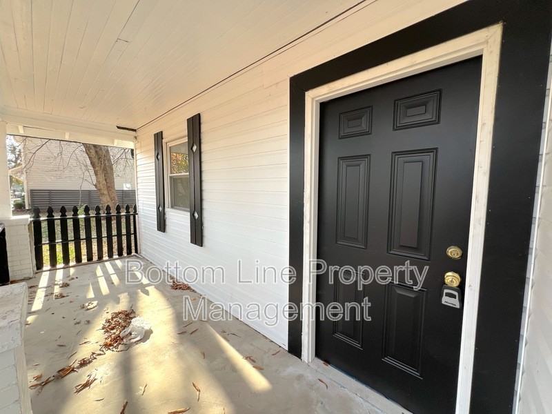 218 Norwood Dr - Photo 2 of 21
