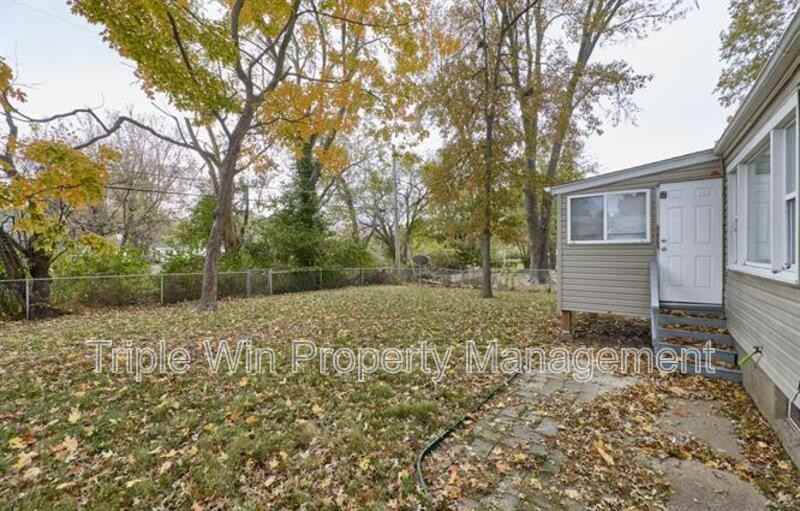 10128 Ashbrook Drive - Photo 4 of 39