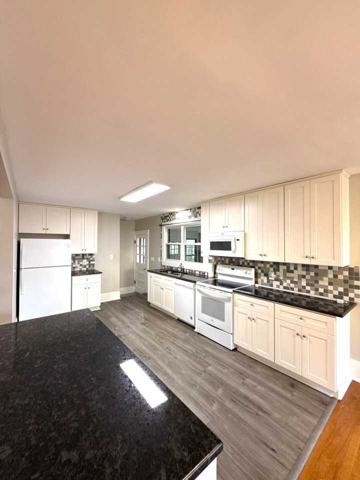 2023 Robin Road - Photo 5 of 18