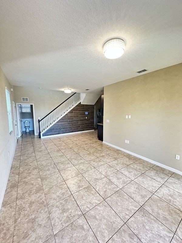 2412 Seven Oaks Dr - Photo 3 of 14