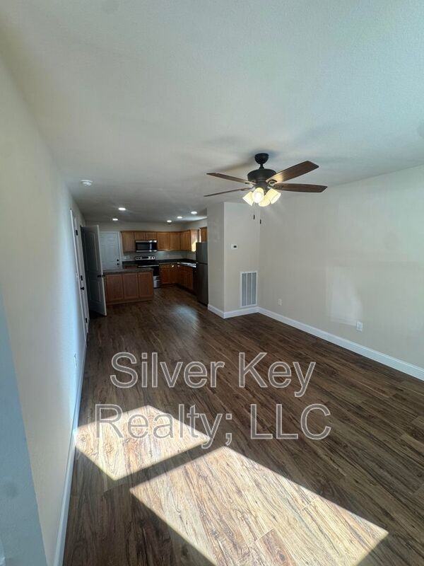 Summitt St #1306 - Photo 2 of 16