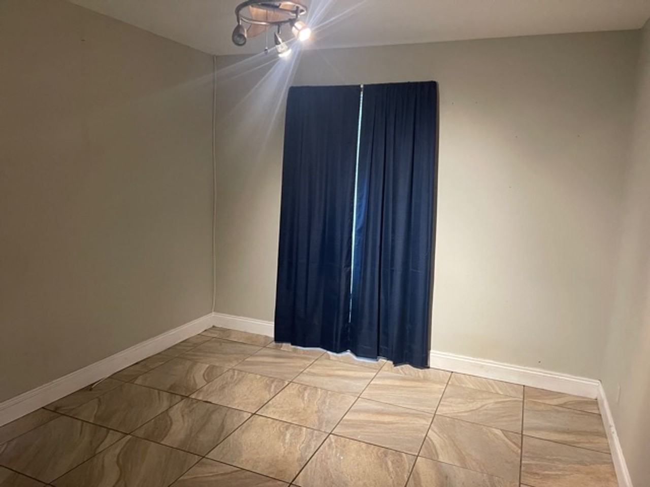 113 Vanderbilt Dr - Photo 3 of 21