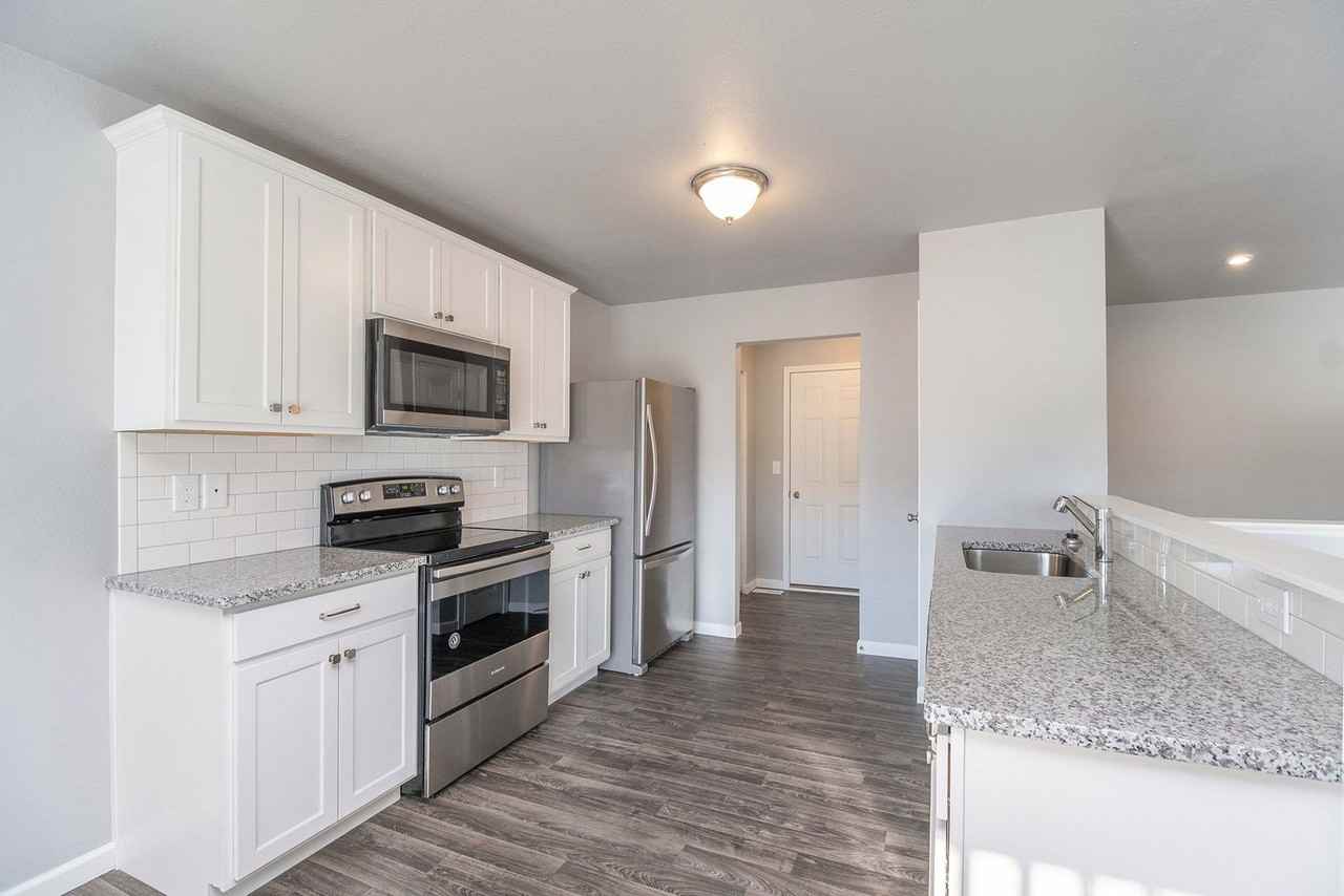 526 Aldrich Street - Photo 3 of 20