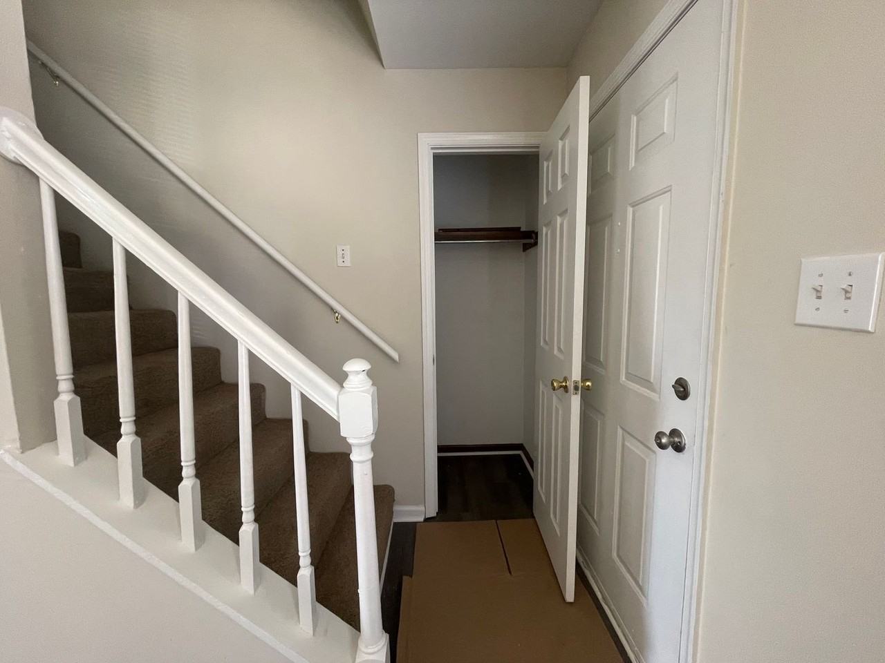 1014 Colonial Ave - Photo 3 of 28