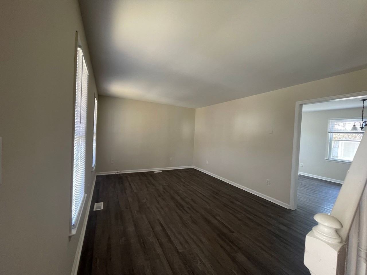 1014 Colonial Ave - Photo 4 of 28