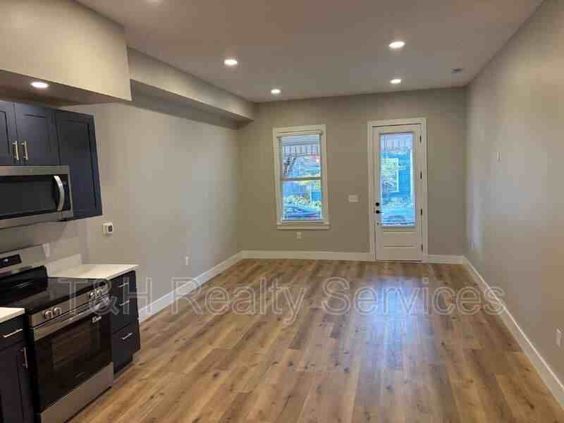 529 North Highland Avenue - Photo 6 of 24