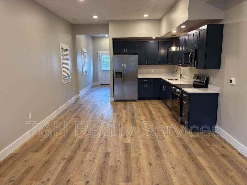 529 North Highland Avenue - Photo 7 of 24