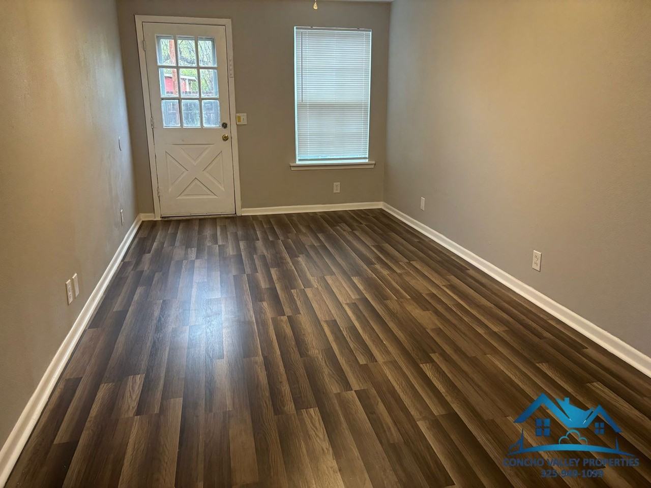 1418 1/2 S Van Buren St - Photo 3 of 10