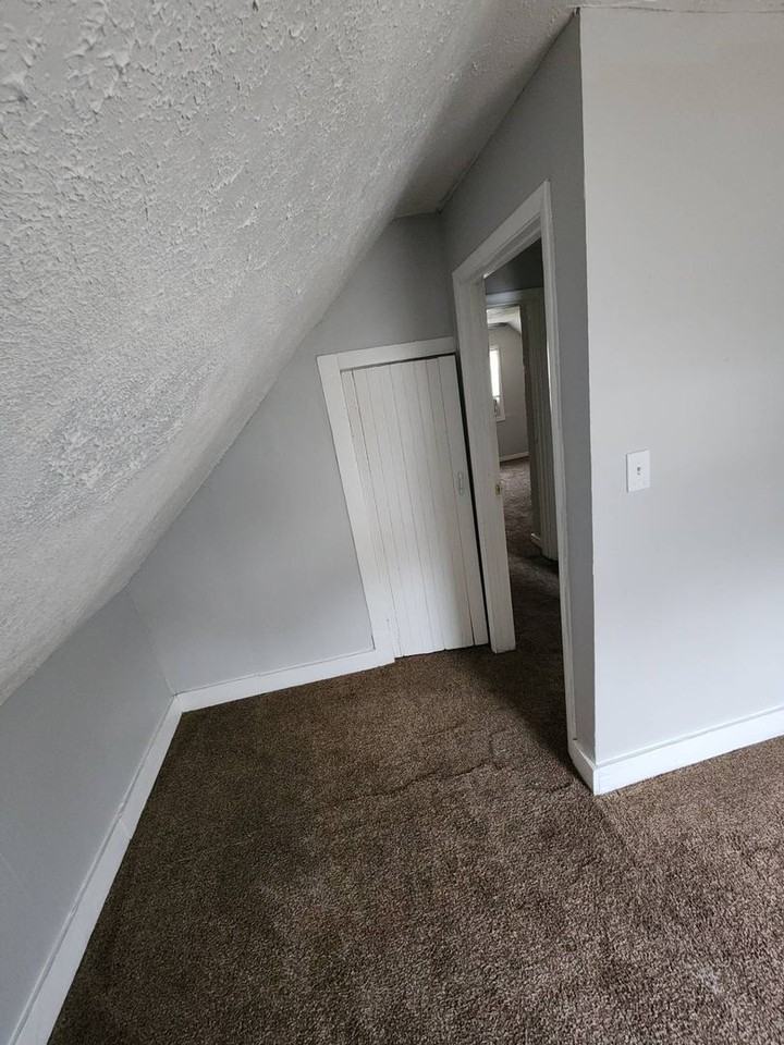 3449 W 47th St - Photo 5 of 40