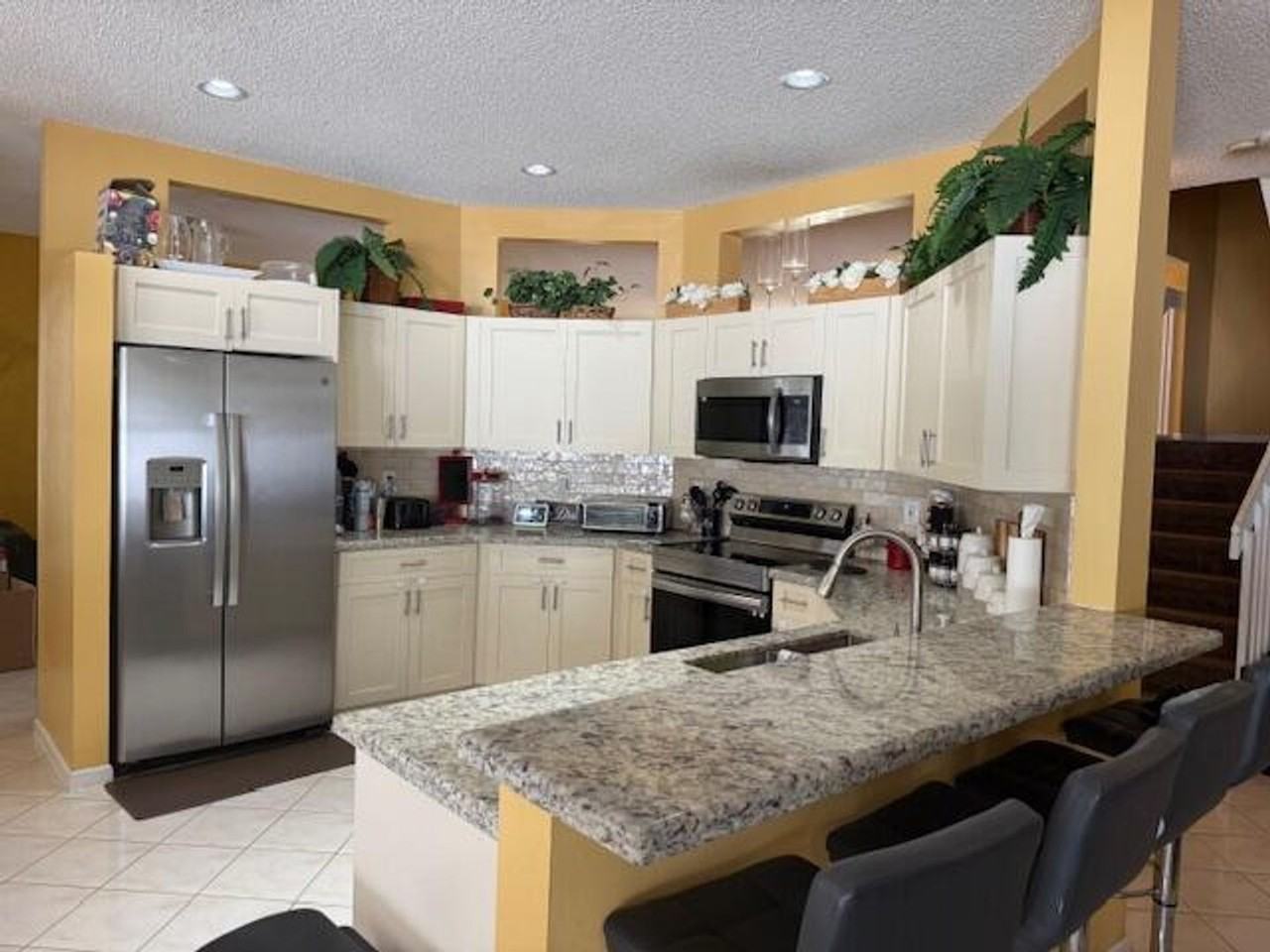 7228 Chesapeake Cir - Photo 2 of 30