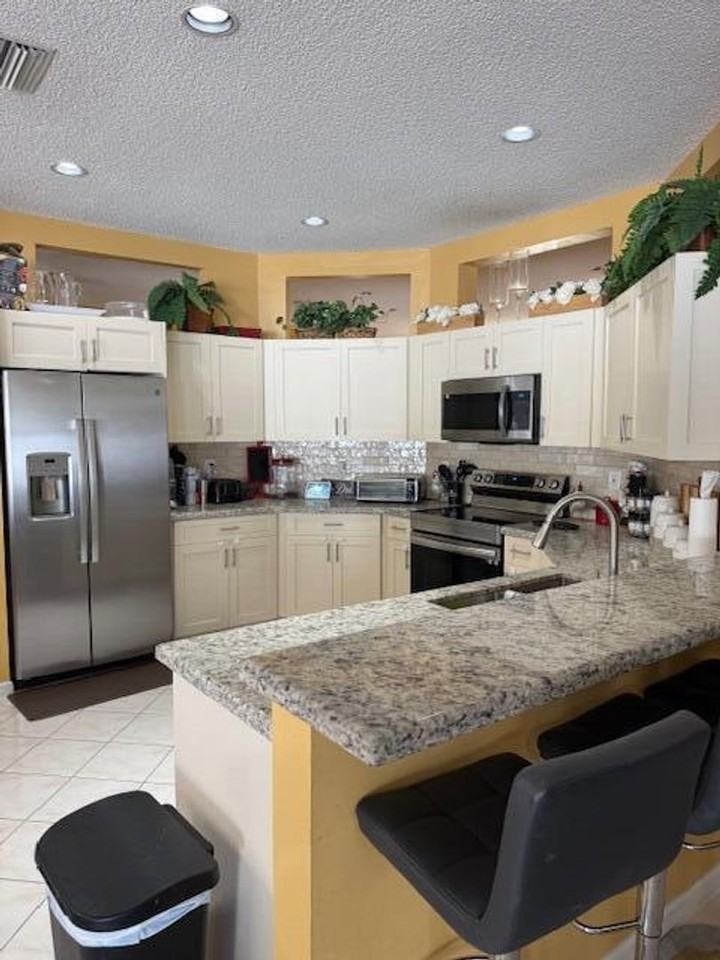 7228 Chesapeake Cir - Photo 4 of 30