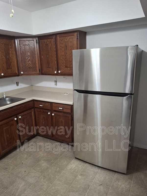 1005 Ski Mountain Drive - Photo 2 of 6