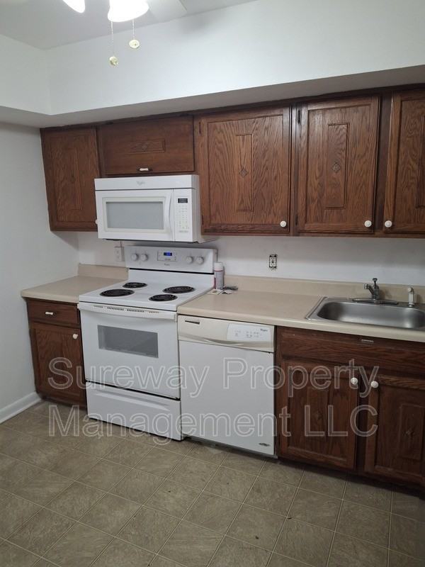 1005 Ski Mountain Drive - Photo 3 of 6