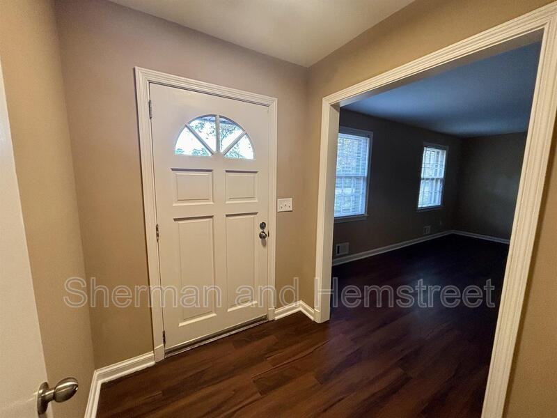 1113 Glen Ct - Photo 3 of 18