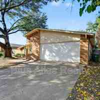 featured image of 2614 Crestmoor Ct