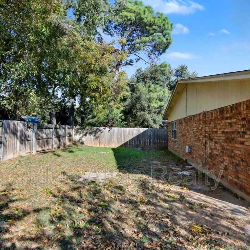 2614 Crestmoor Ct - Photo 5 of 28